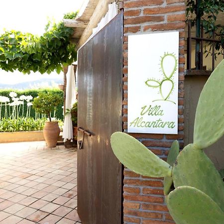 Villa Alcantara Di Charme Graniti Exterior foto